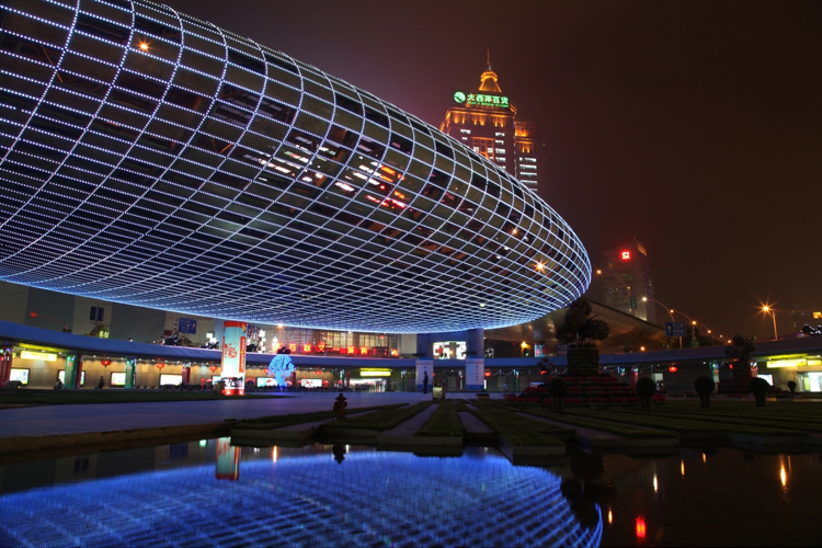 上海五角场“彩蛋”景观灯光